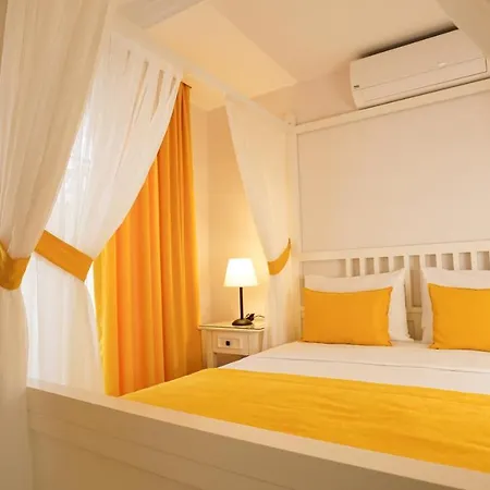 Hotel Cunda Garden *