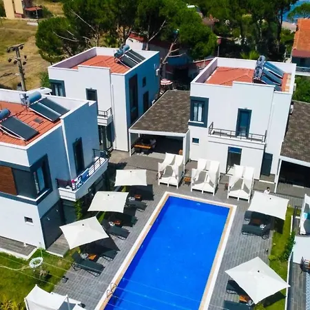 Hotel Cunda Garden